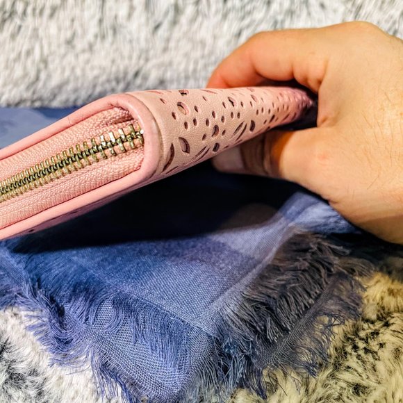 GUC - COACH LASER CUT TAYLOR SATCHEL & FLORAL PERFORATED ACCRD ZIP WALLET - Picture 12 of 16